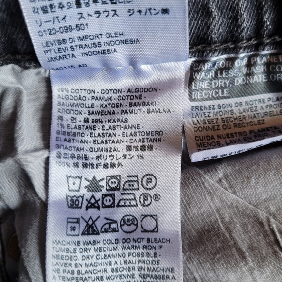 Levi's Wedgie Straight Black Embers faded black cropped raw hem jeans size 26 - Picture 13 of 15